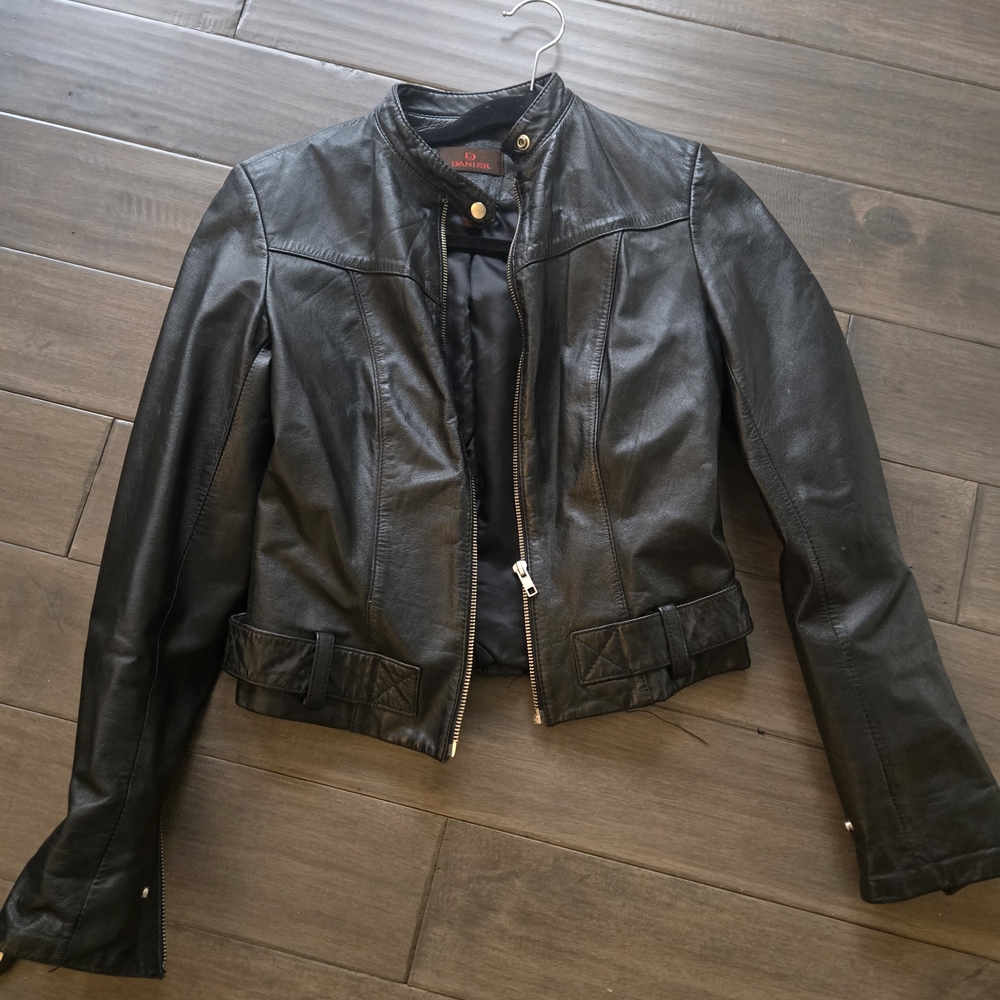 Danier Women's Classic Black Leather Jacket